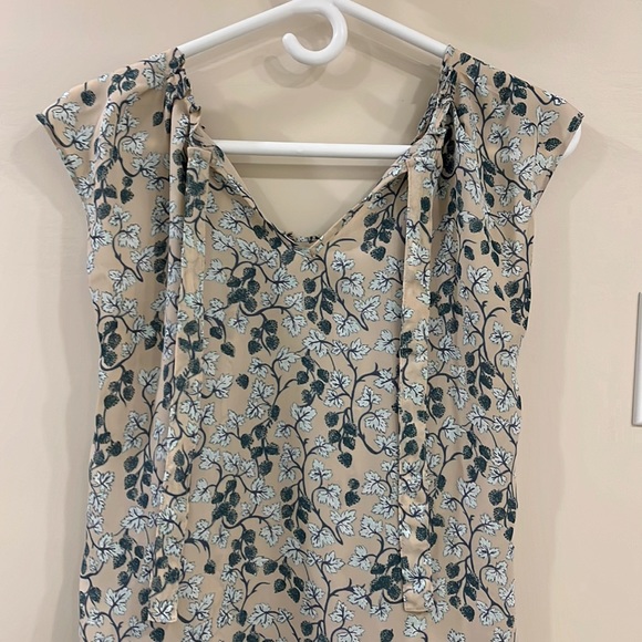 LC Lauren Conrad Floral Blouse - Picture 4 of 4